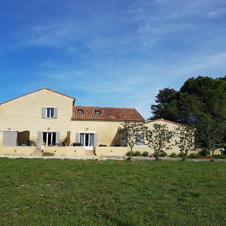Le Mas Saint Jean Mezoargues Экстерьер фото