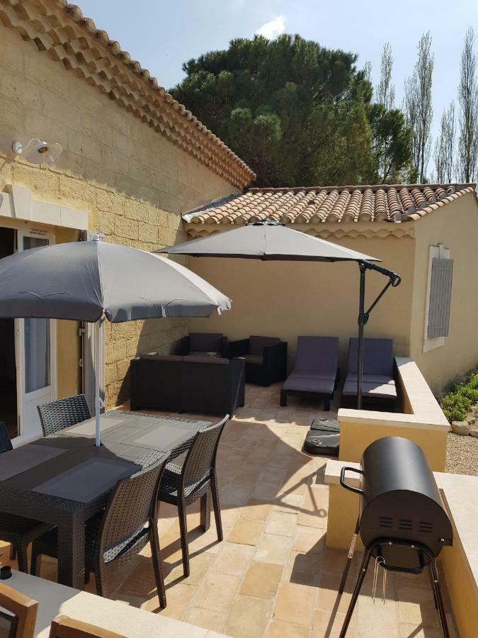Le Mas Saint Jean Mezoargues Экстерьер фото