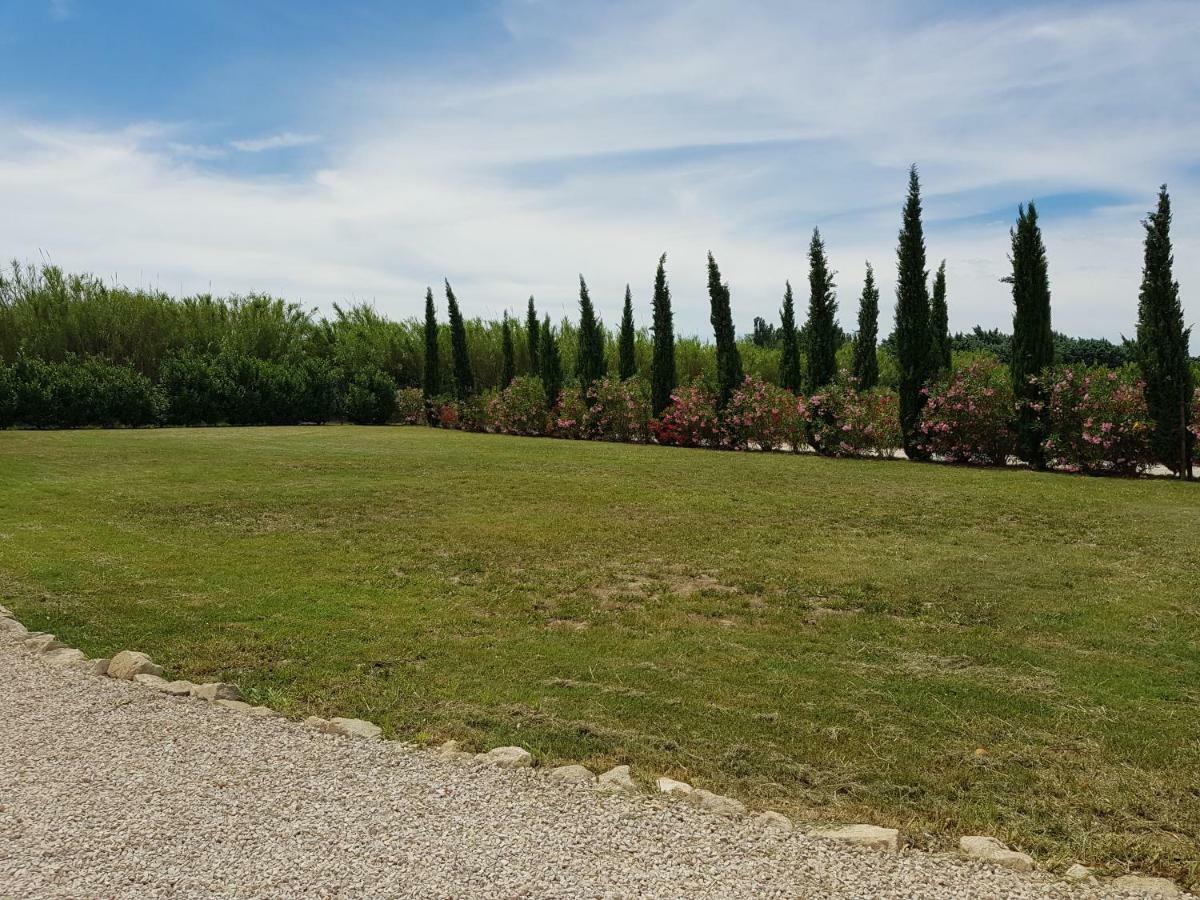 Le Mas Saint Jean Mezoargues Экстерьер фото