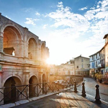 Le Mas Saint Jean Mezoargues Экстерьер фото
